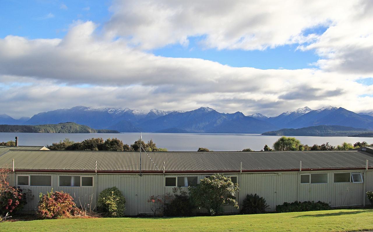Te Anau Manapouri Lake Hotel Екстериор снимка