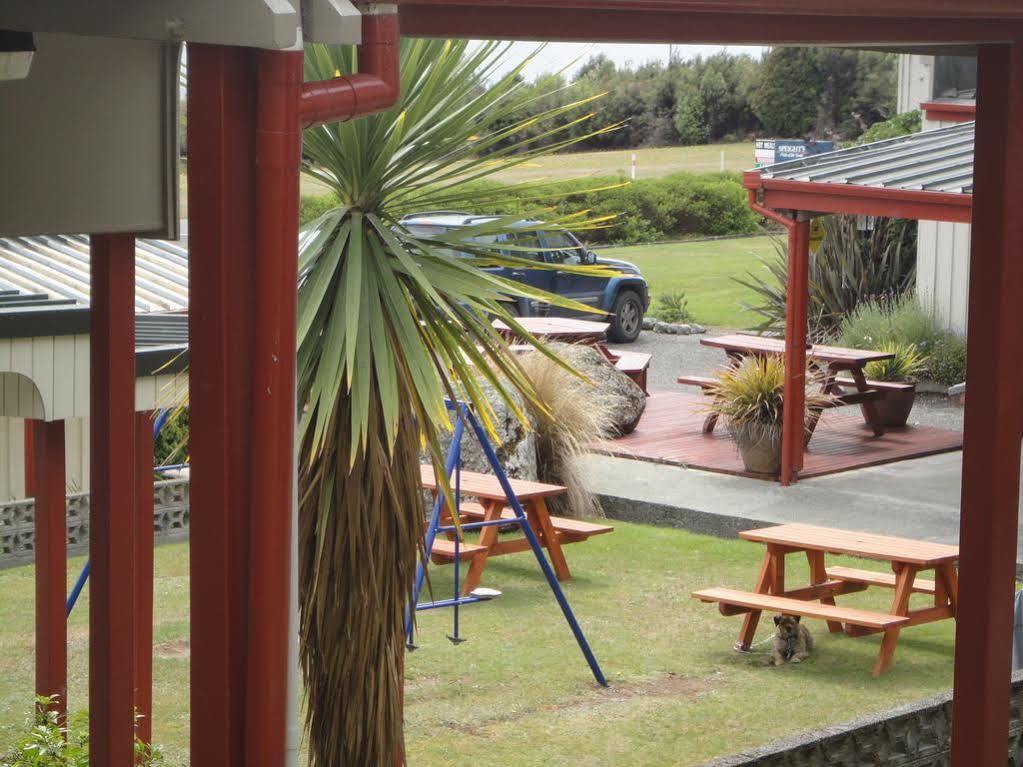 Te Anau Manapouri Lake Hotel Екстериор снимка