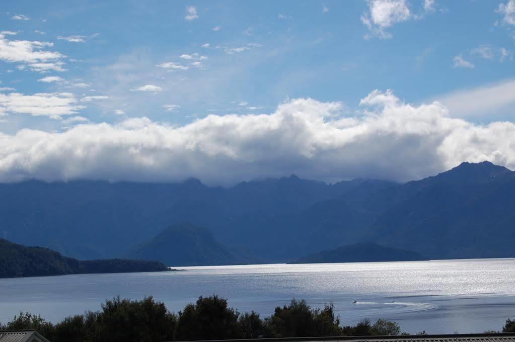 Te Anau Manapouri Lake Hotel Екстериор снимка