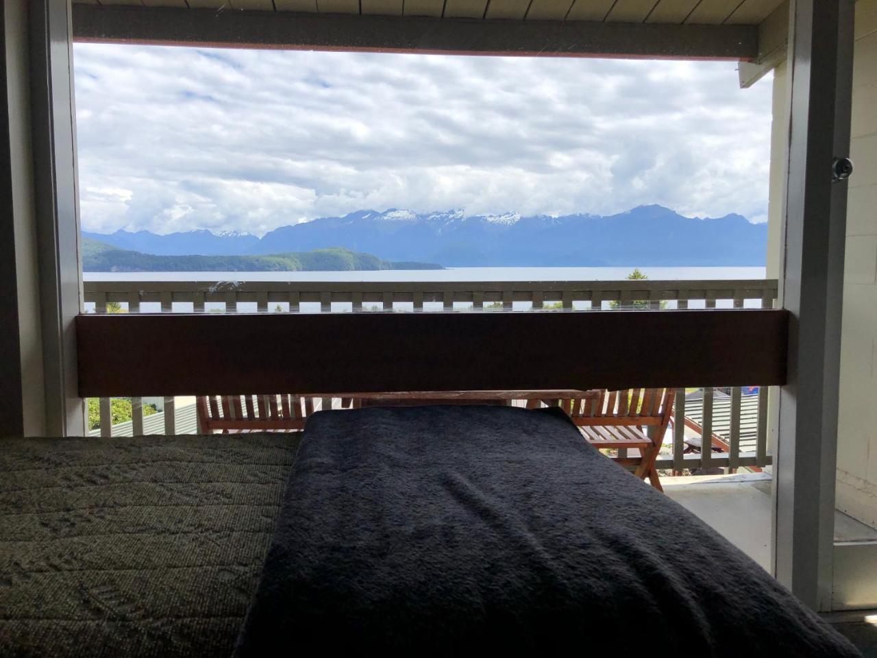 Te Anau Manapouri Lake Hotel Екстериор снимка