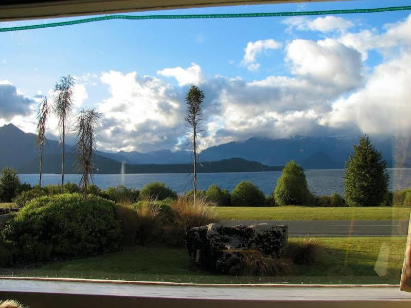 Te Anau Manapouri Lake Hotel Екстериор снимка